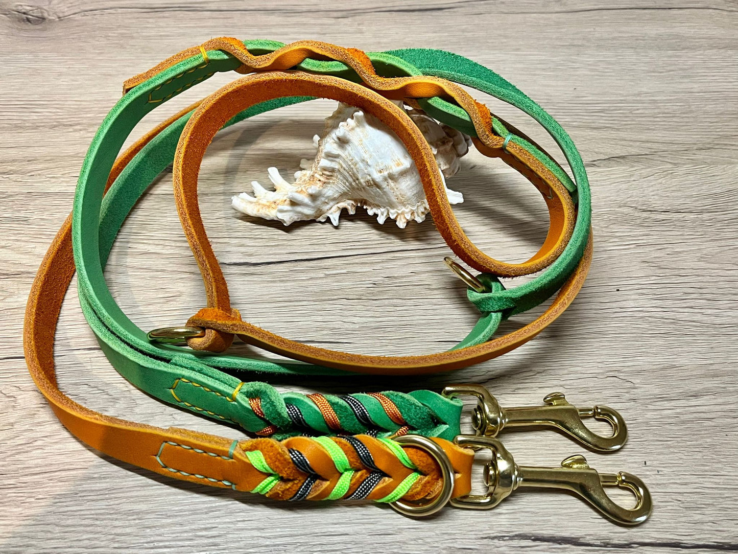 Dog welfare leather leash "summer vibes" 