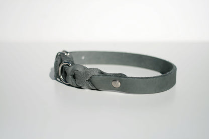 Hundewohl - Fat leather collar partially braided / brass fittings